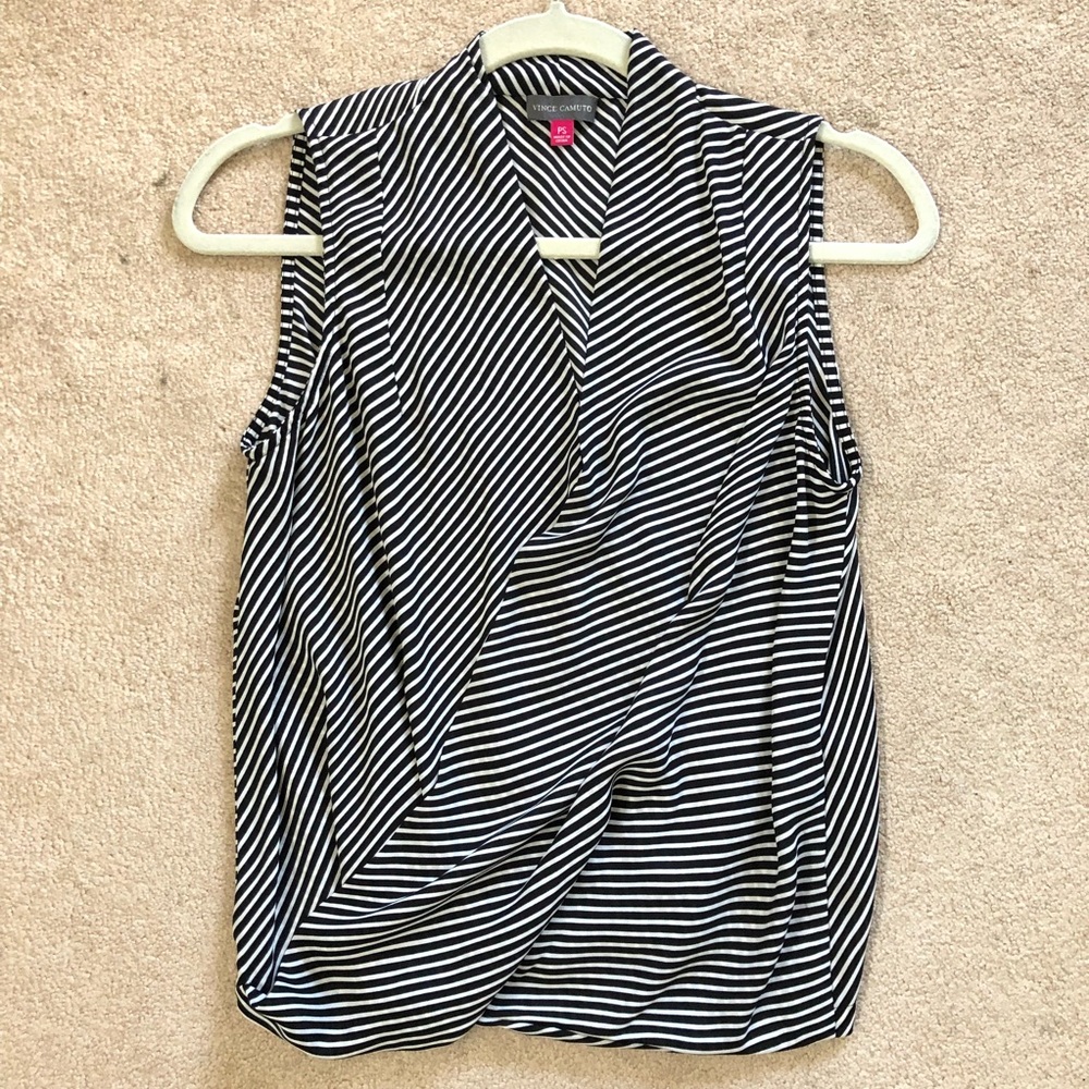 Vince Camuto top PS